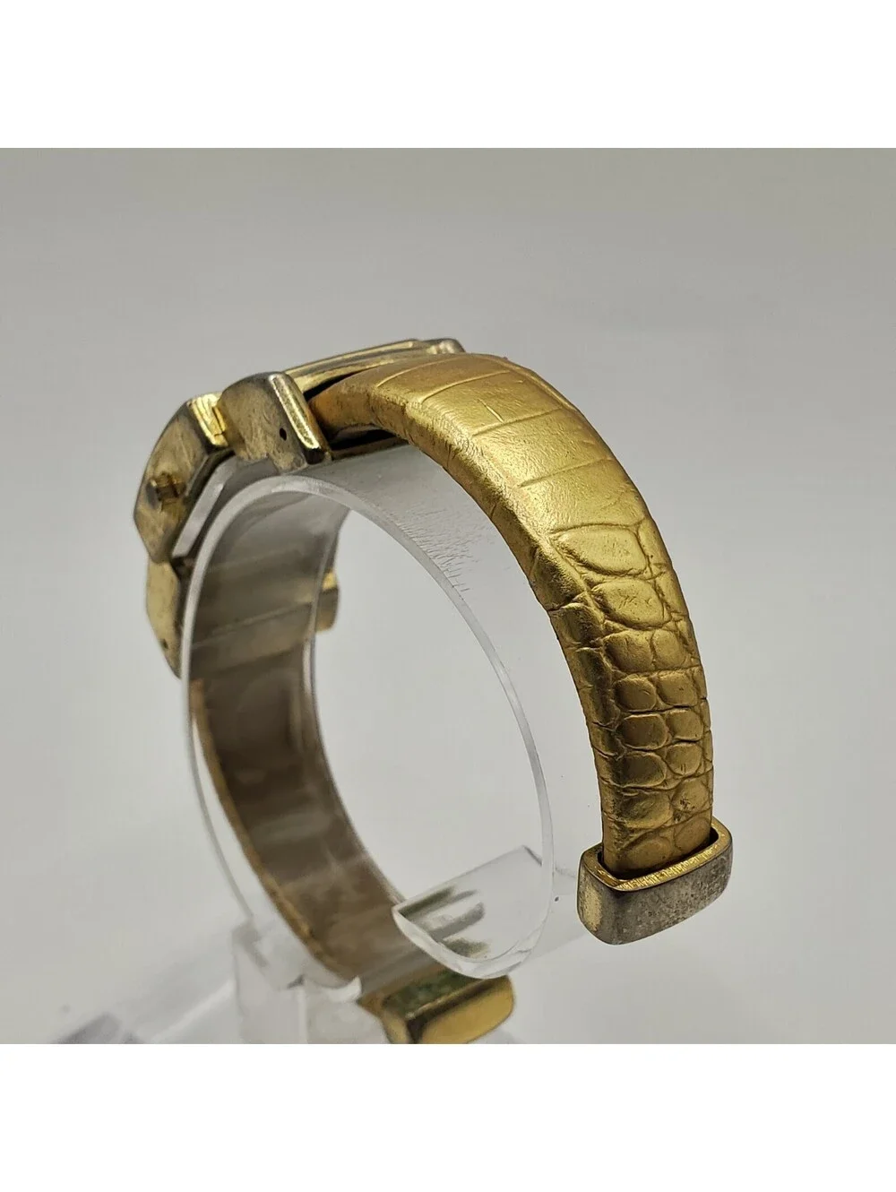 Chicos Quartz Cuff Band Watch Womens 23mm Gold Tone New Battery